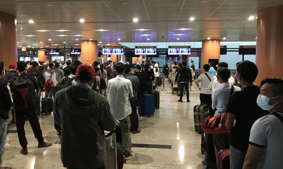 COVID-19: Three flights bring back 690 VN citizens from overseas